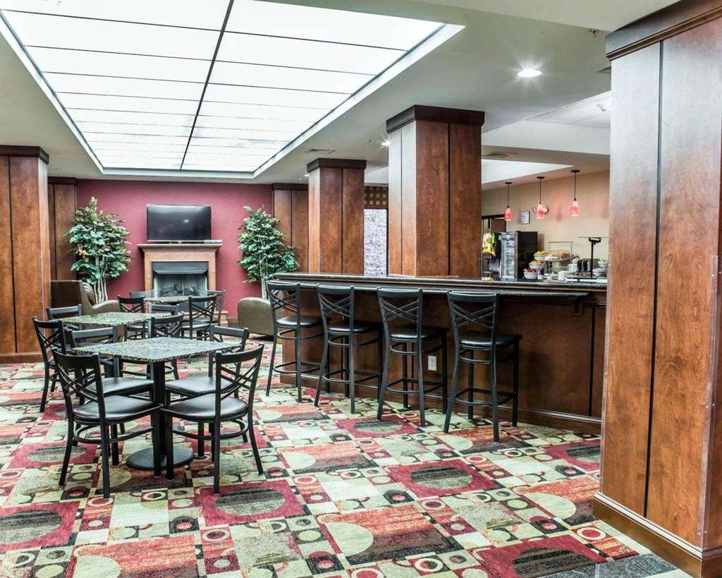 Fairfield By Marriott Inn & Suites Greensboro Coliseum Area Restaurant bilde