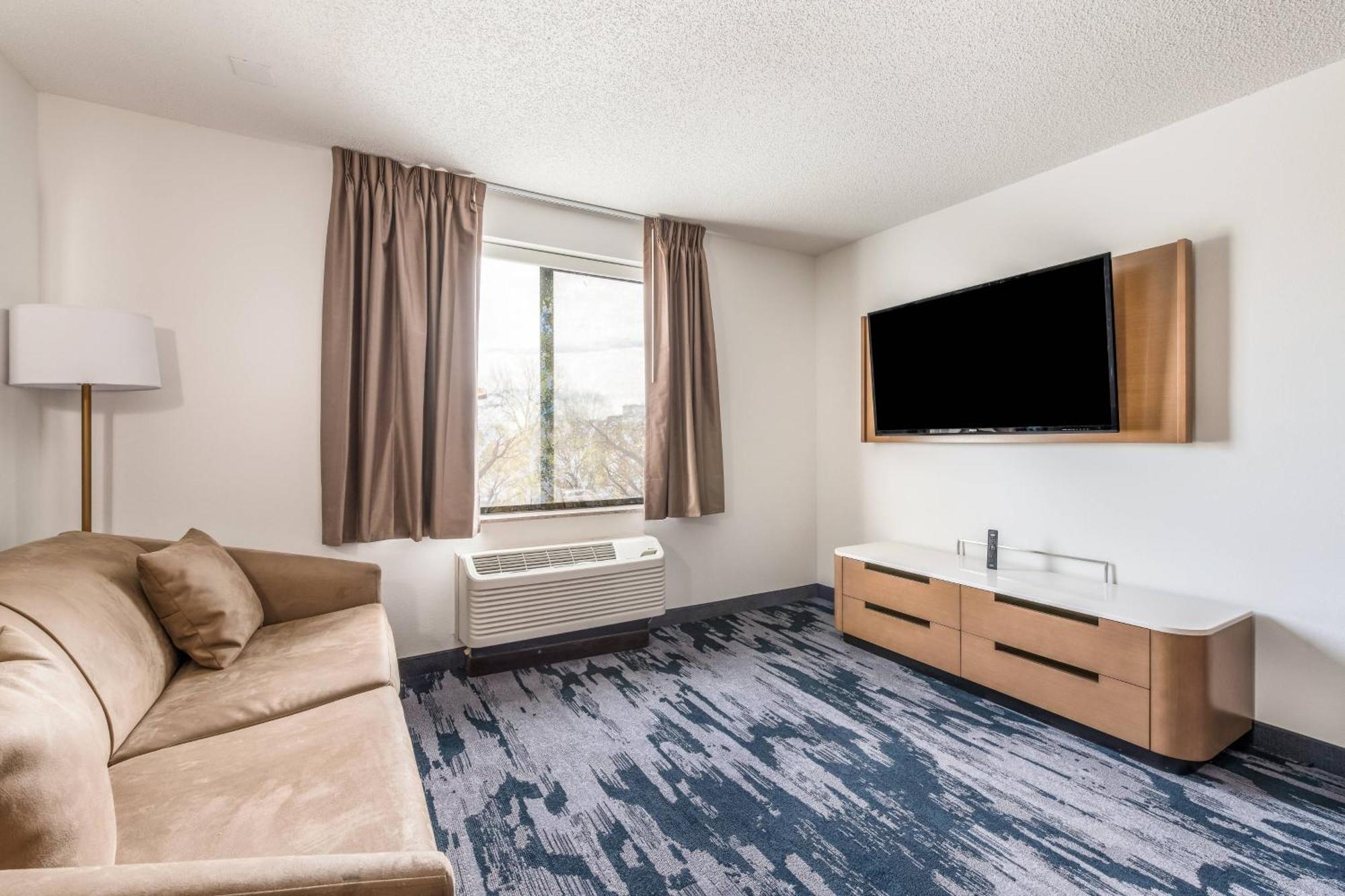 Fairfield By Marriott Inn & Suites Greensboro Coliseum Area Eksteriør bilde